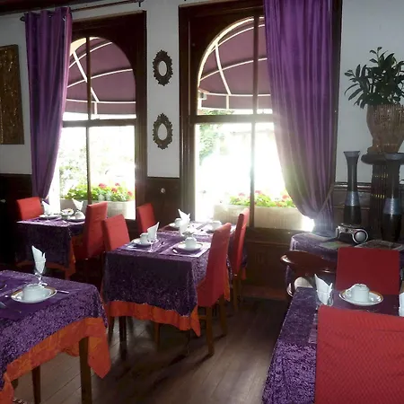Chez Madame Cailleau 乌尔加特