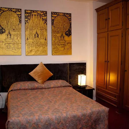 Castel De Siam 招待所 3*